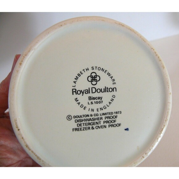 vintage ROYAL DOULTON BISCAY Sugar Bowl lid & Creamer Set  England stoneware - Picture 8 of 9